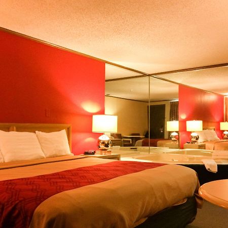 Econo Lodge Норуолк Экстерьер фото
