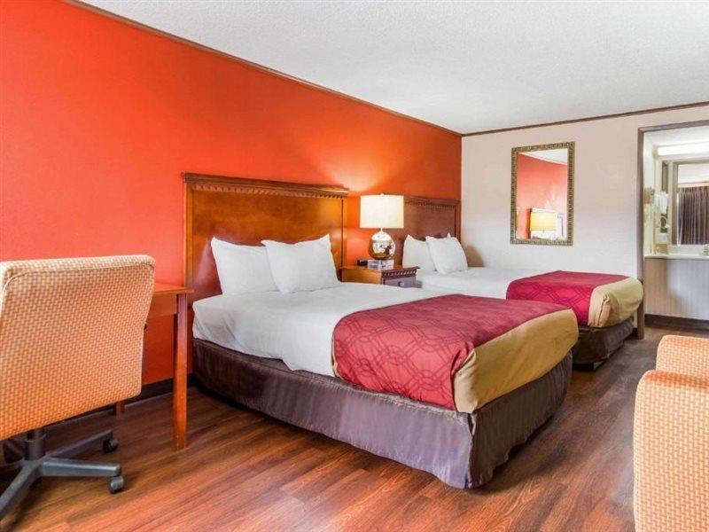 Econo Lodge Норуолк Экстерьер фото