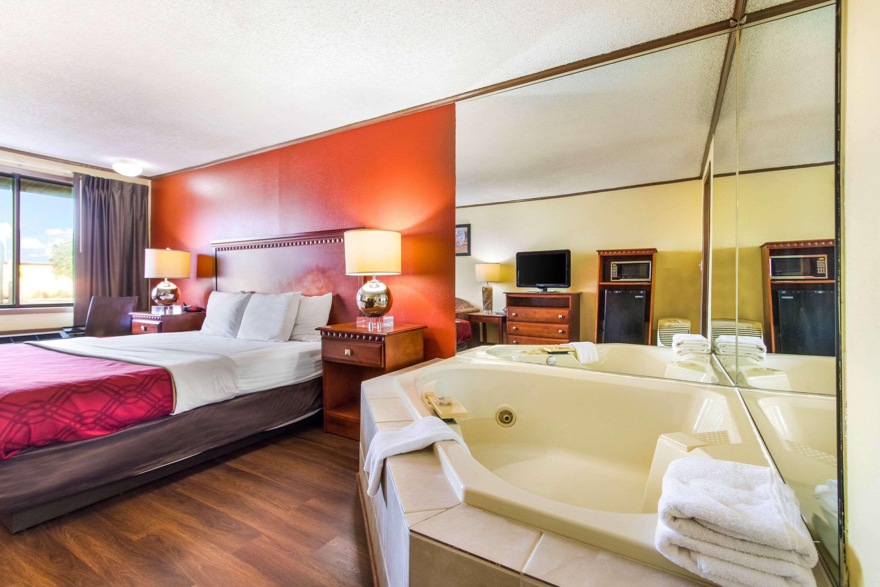 Econo Lodge Норуолк Экстерьер фото