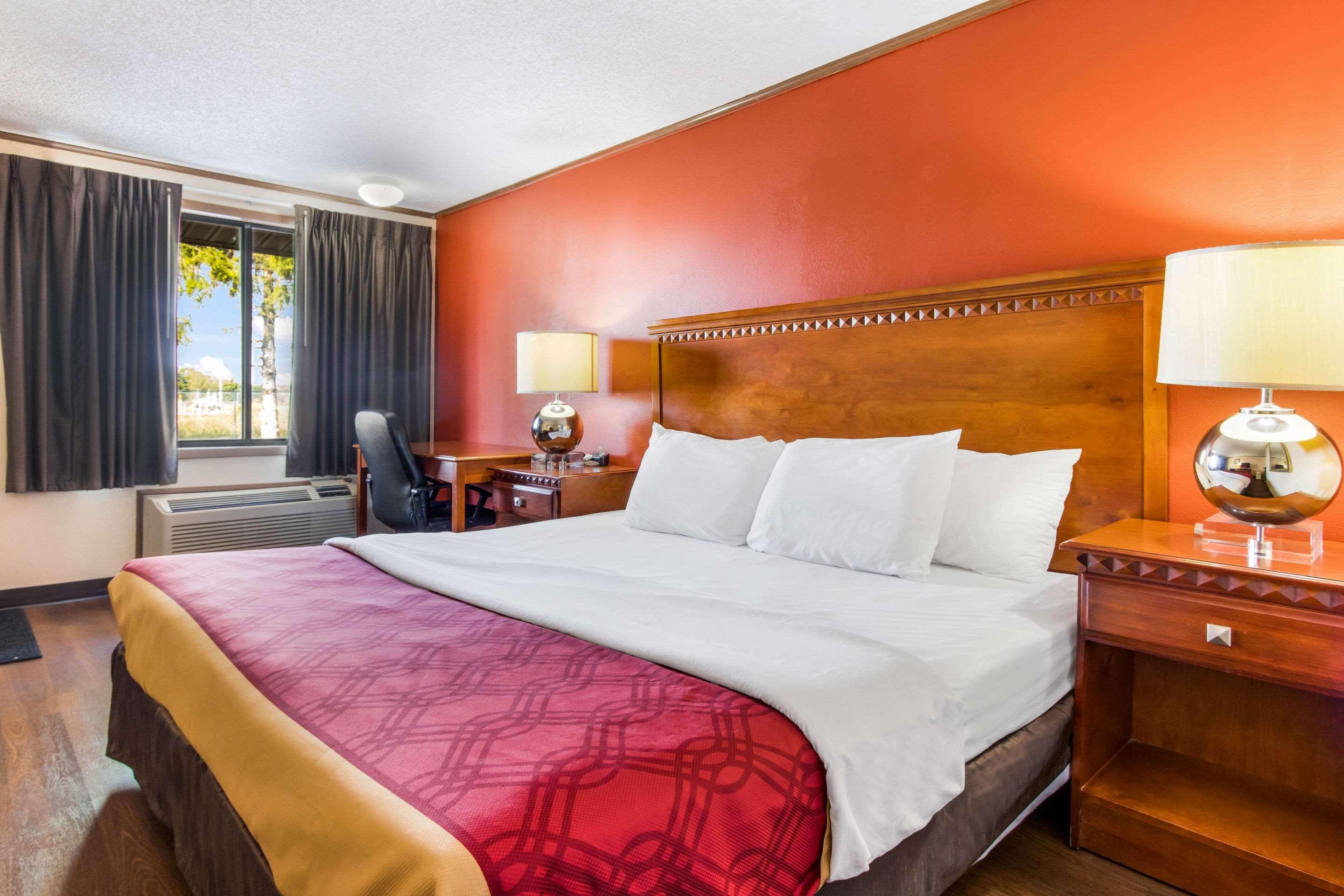 Econo Lodge Норуолк Экстерьер фото