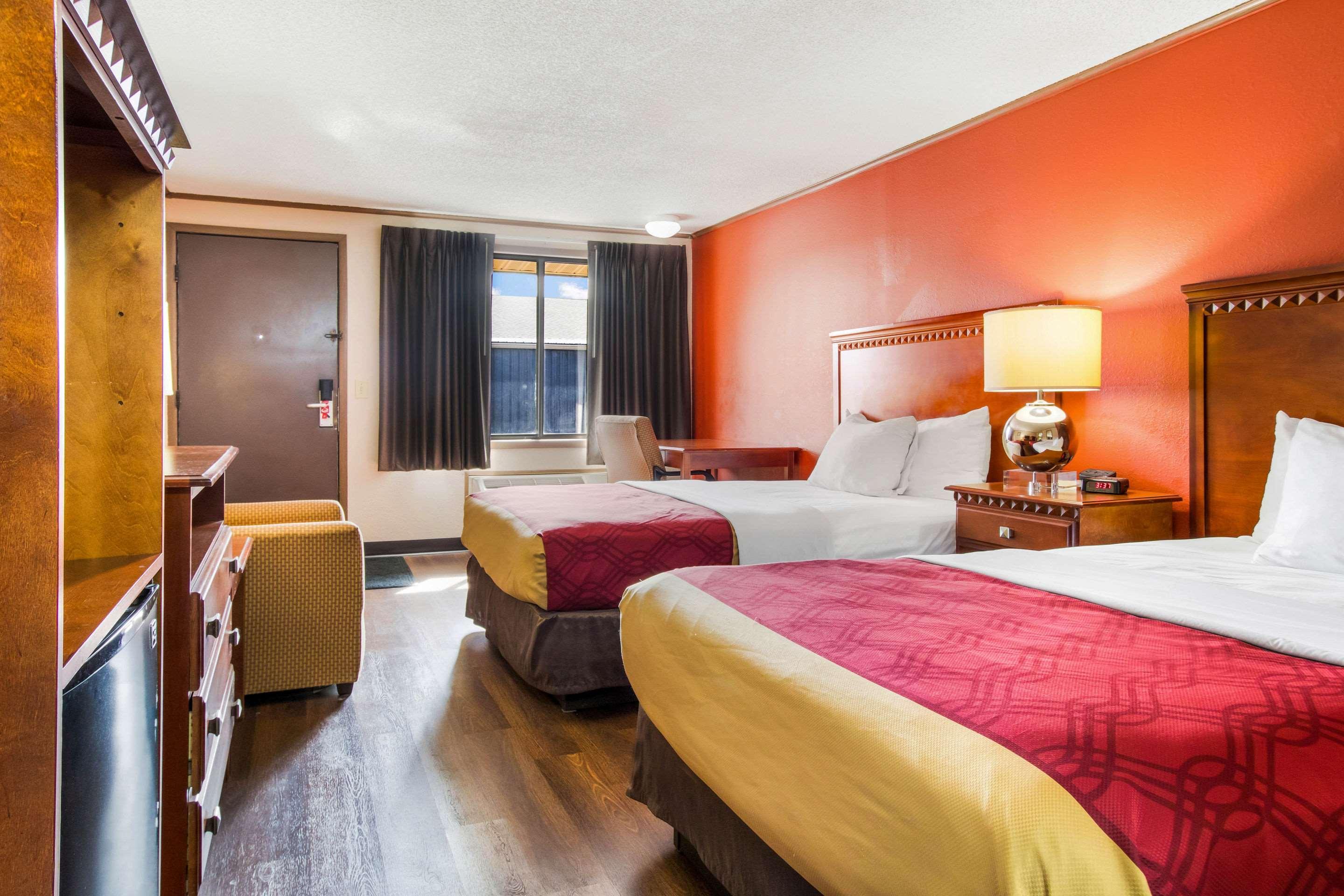 Econo Lodge Норуолк Экстерьер фото