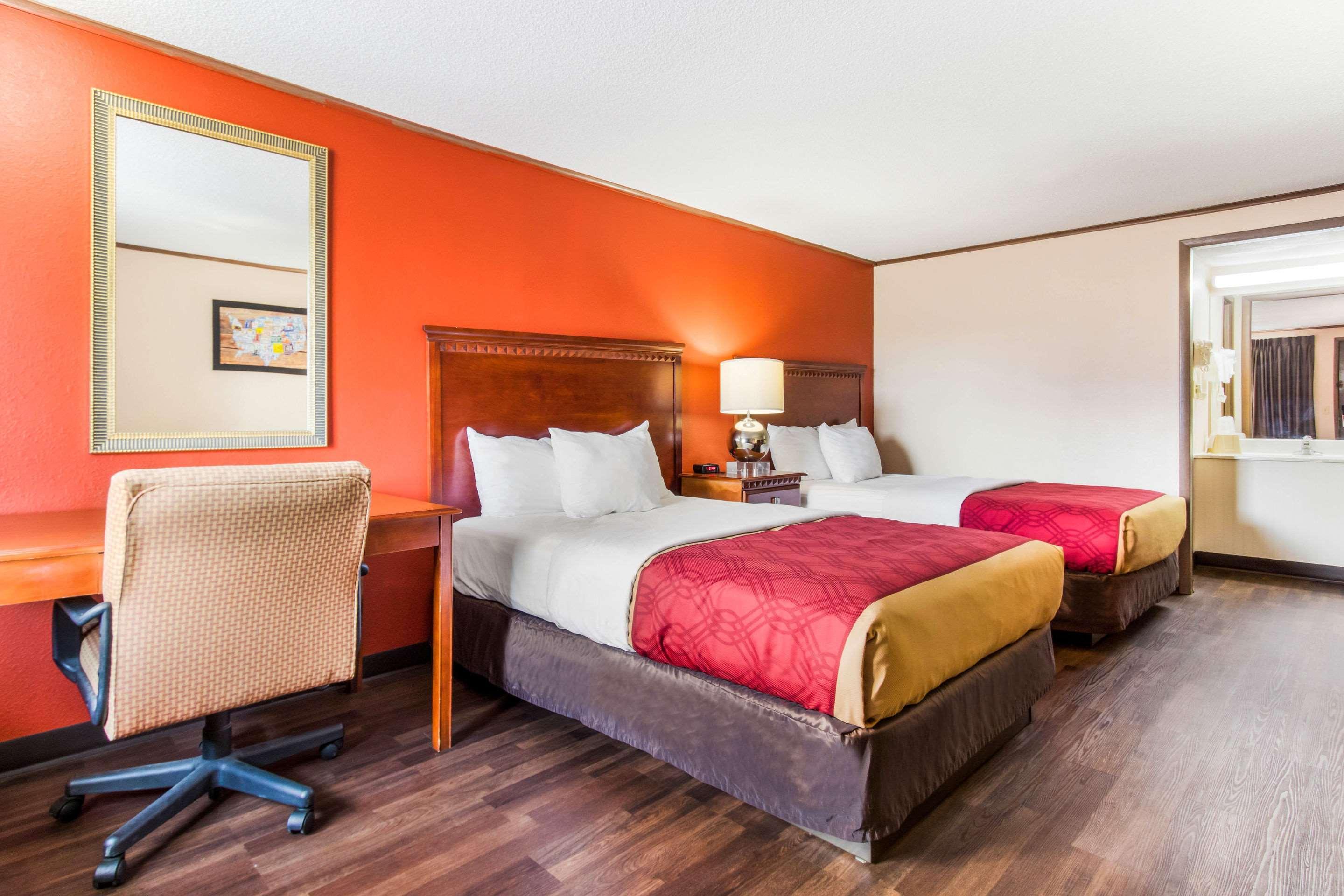 Econo Lodge Норуолк Экстерьер фото
