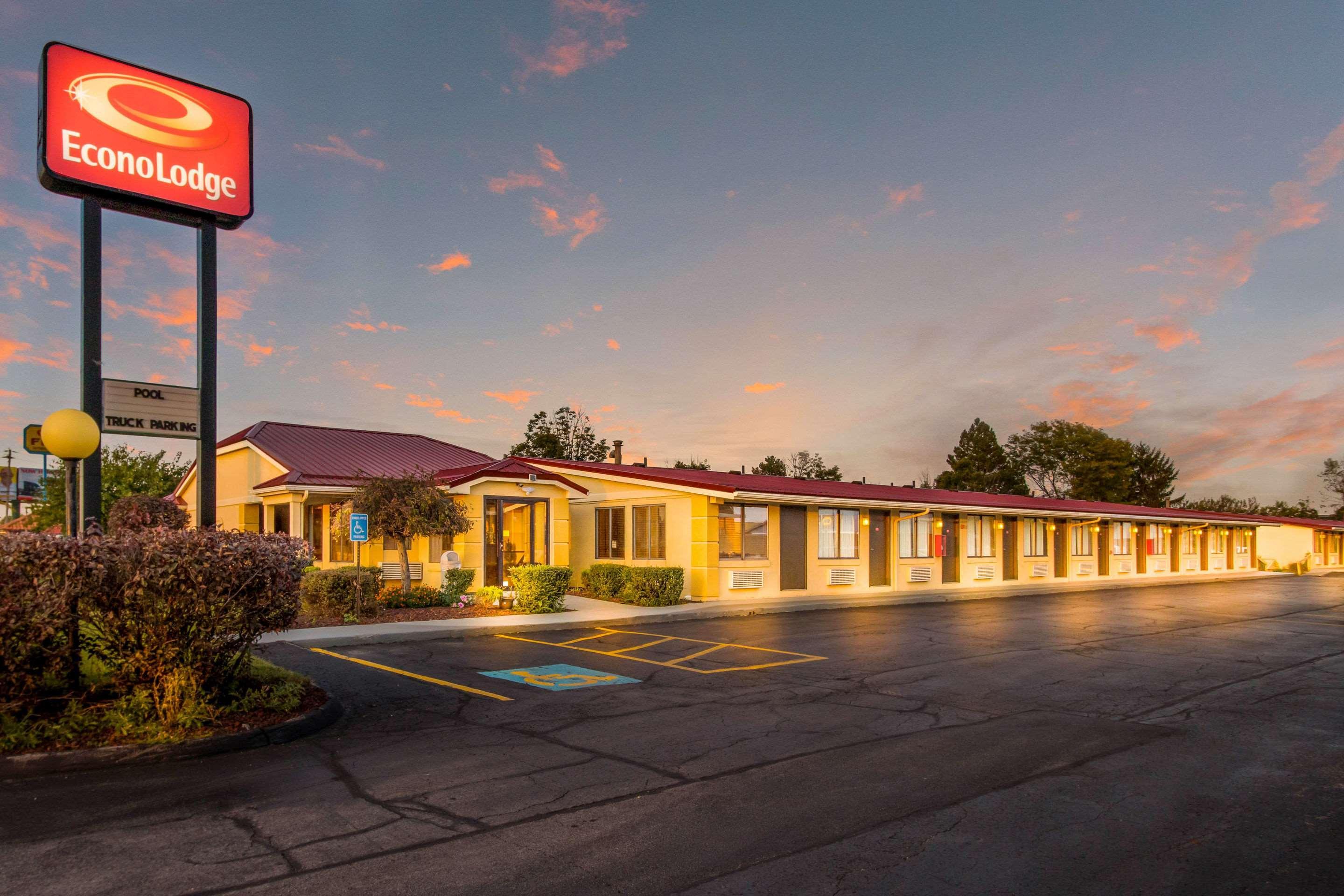 Econo Lodge Норуолк Экстерьер фото