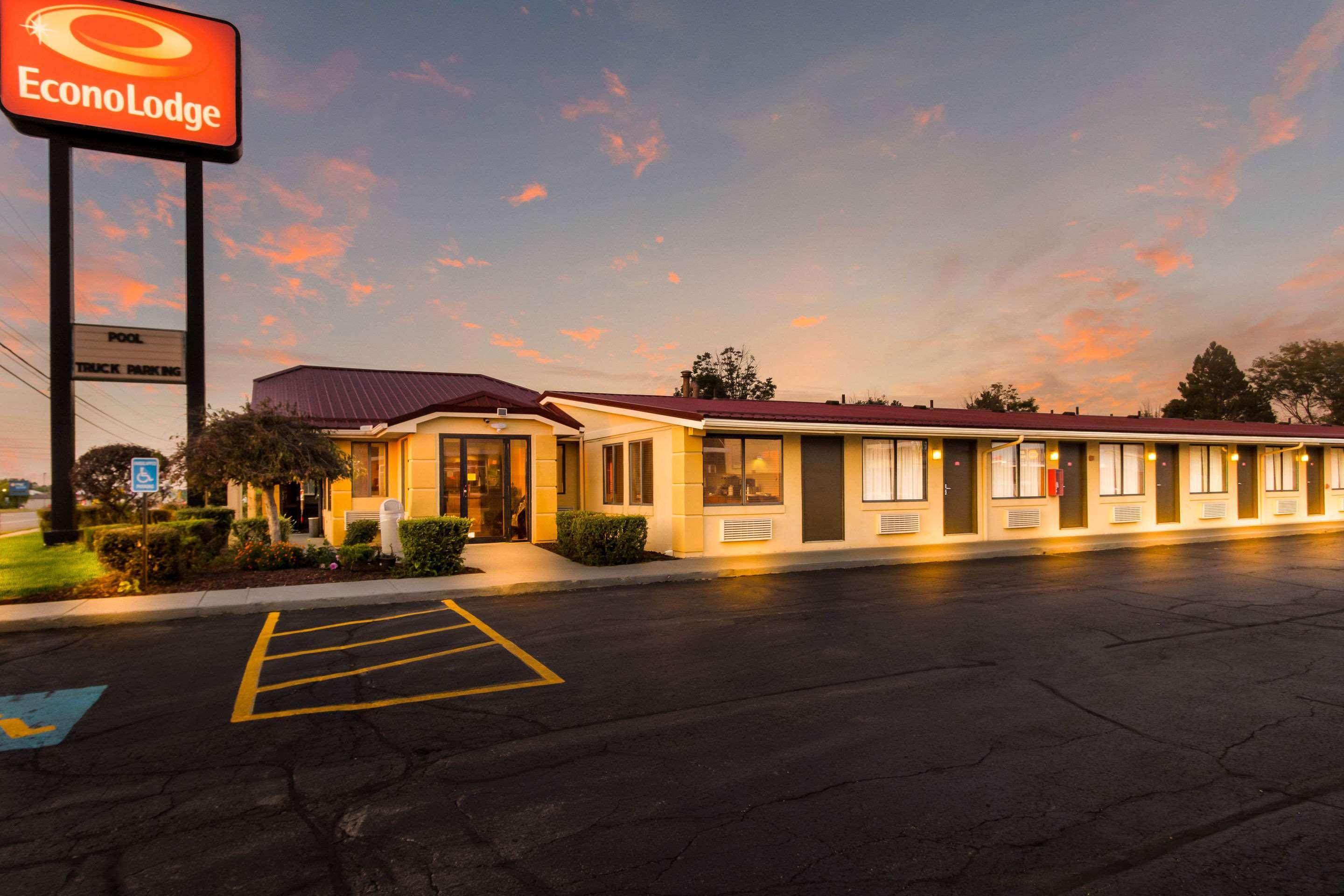 Econo Lodge Норуолк Экстерьер фото