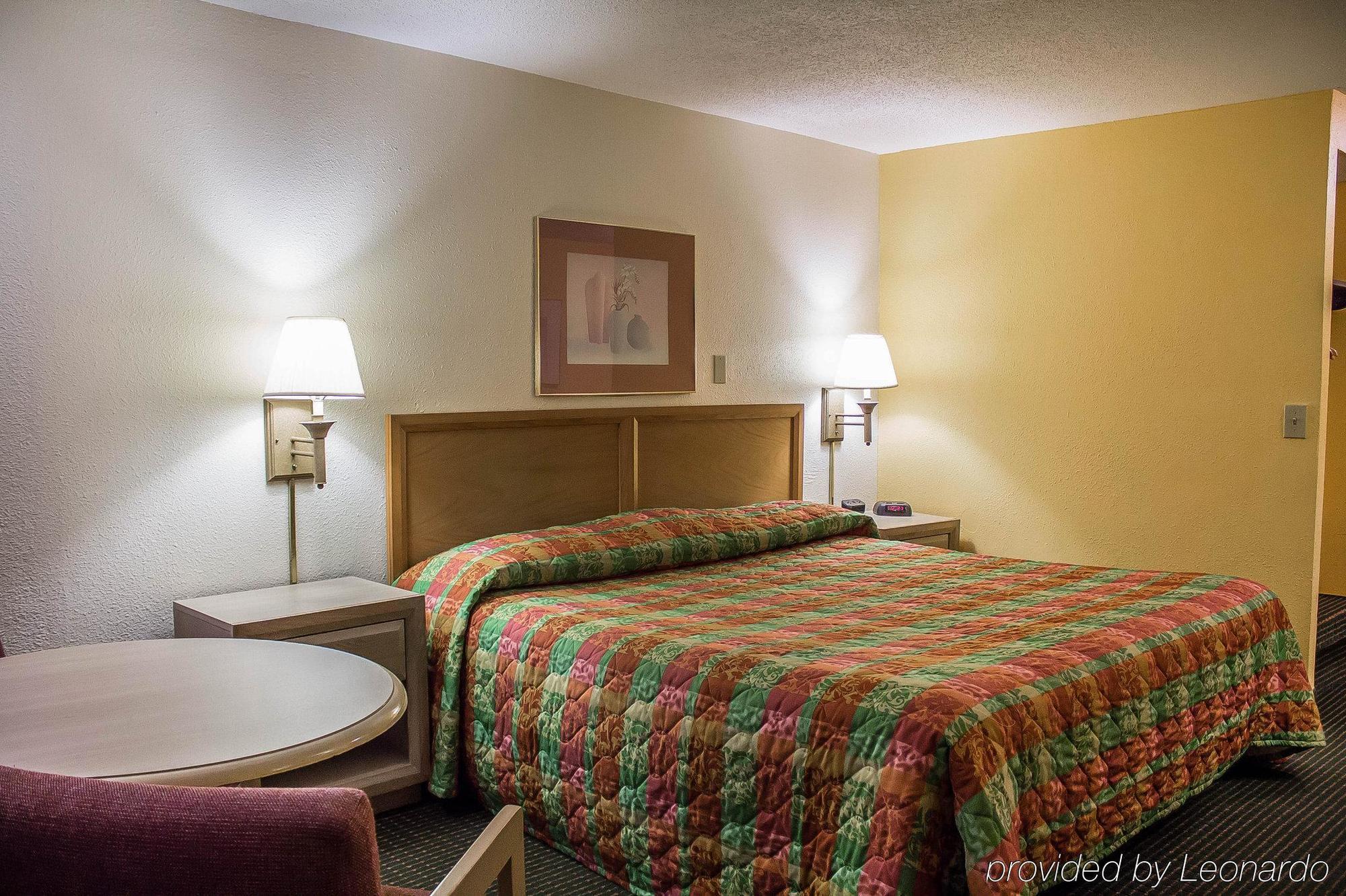 Econo Lodge Норуолк Экстерьер фото