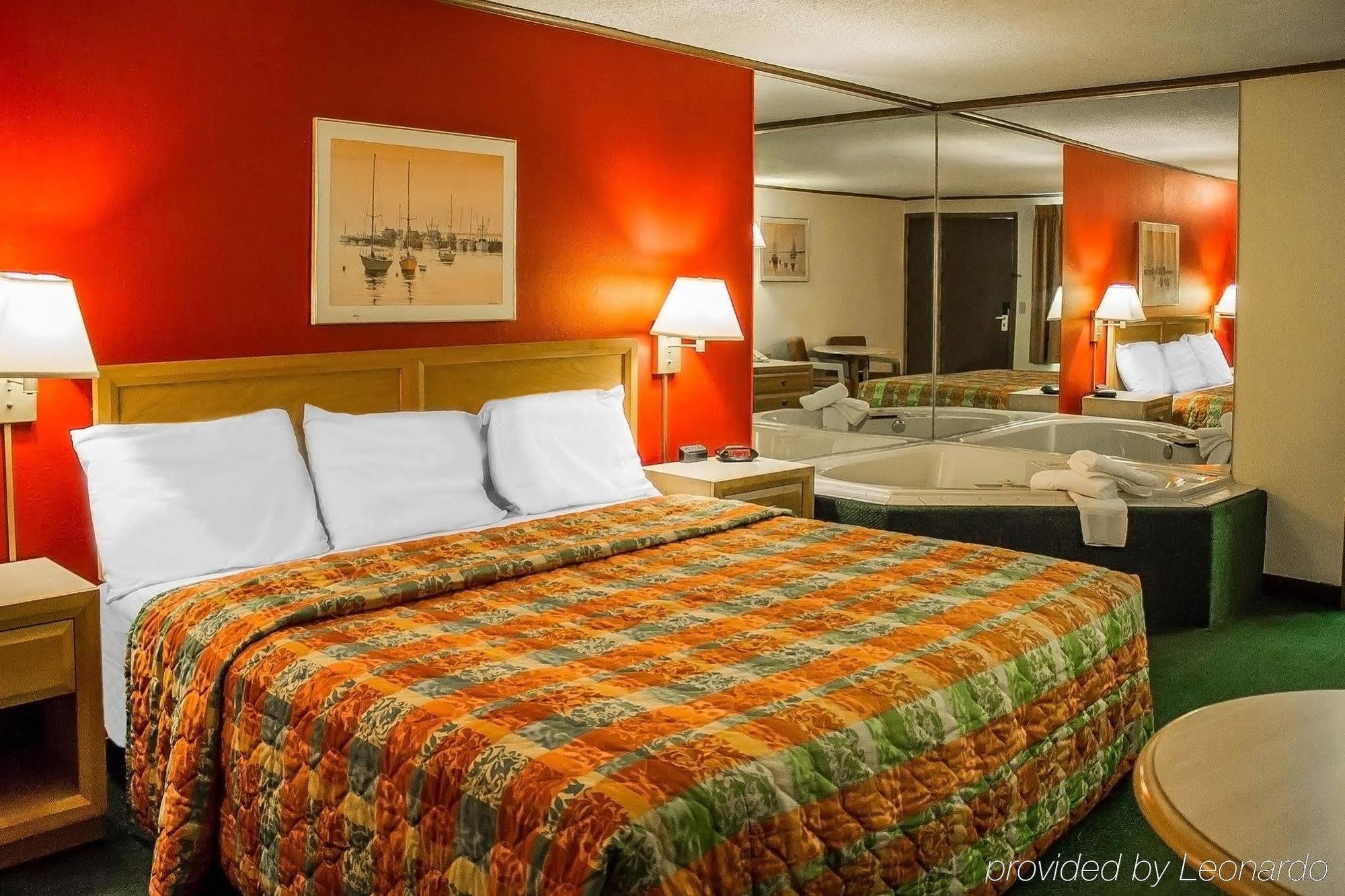 Econo Lodge Норуолк Экстерьер фото