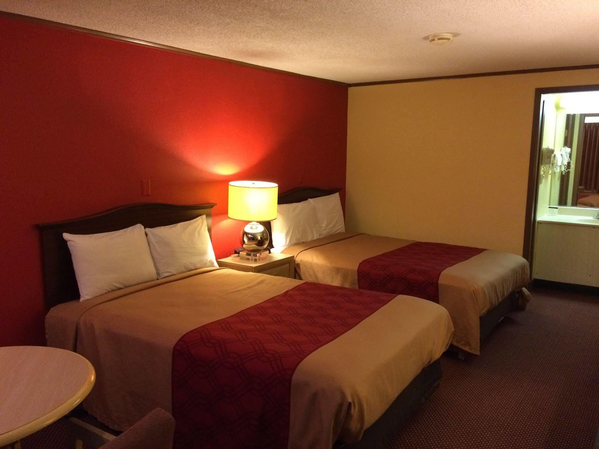 Econo Lodge Норуолк Экстерьер фото