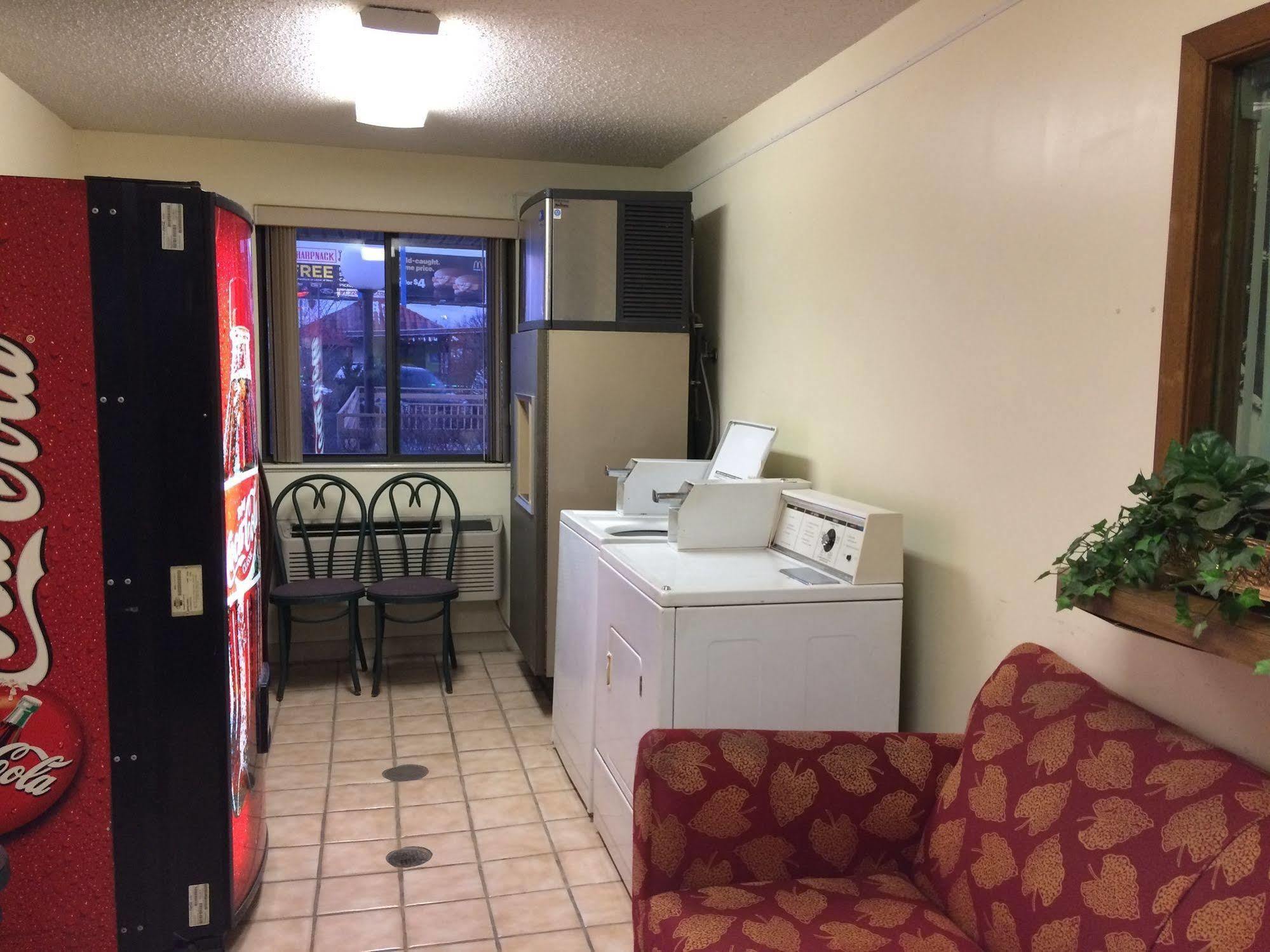 Econo Lodge Норуолк Экстерьер фото