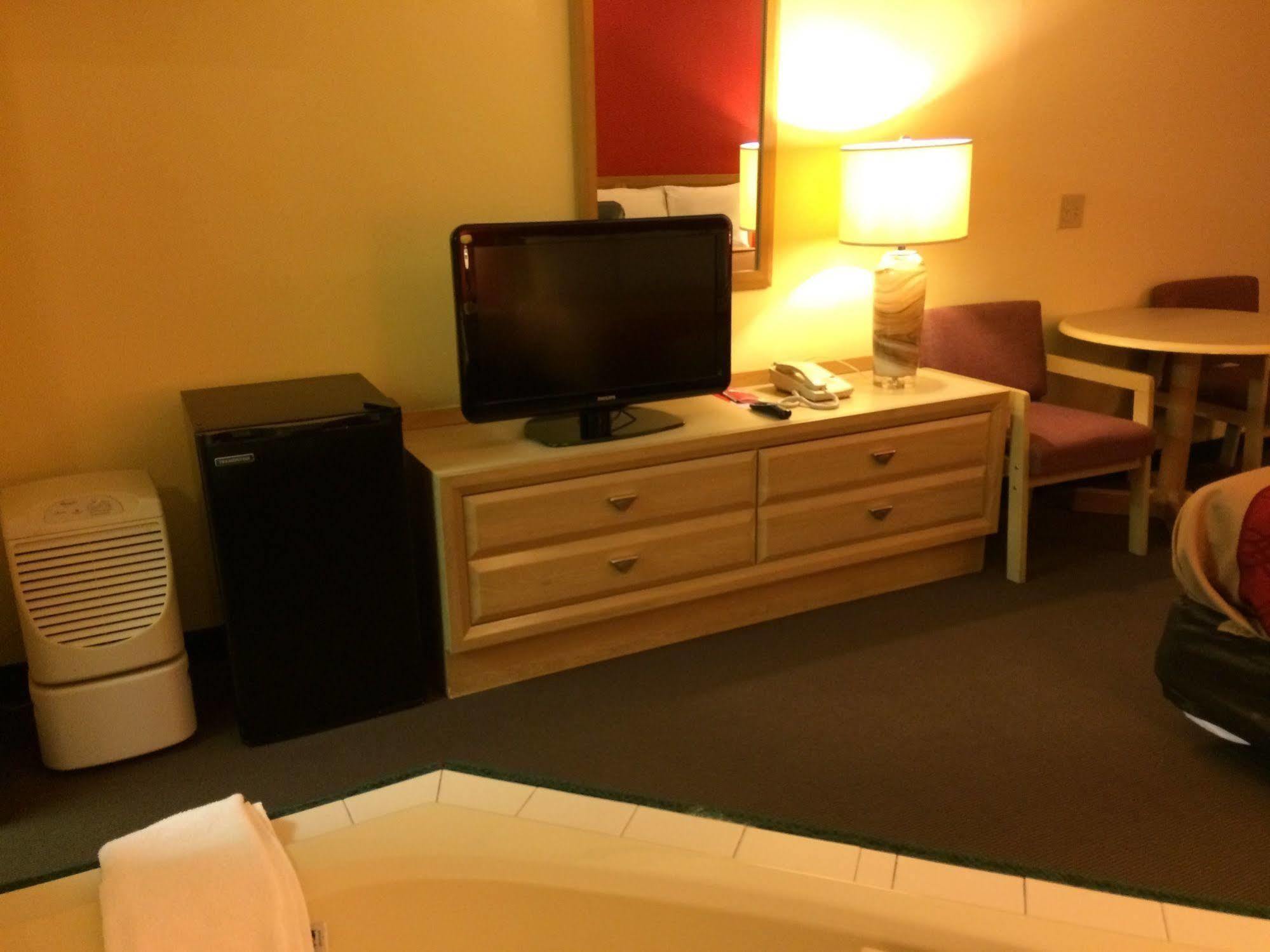 Econo Lodge Норуолк Экстерьер фото