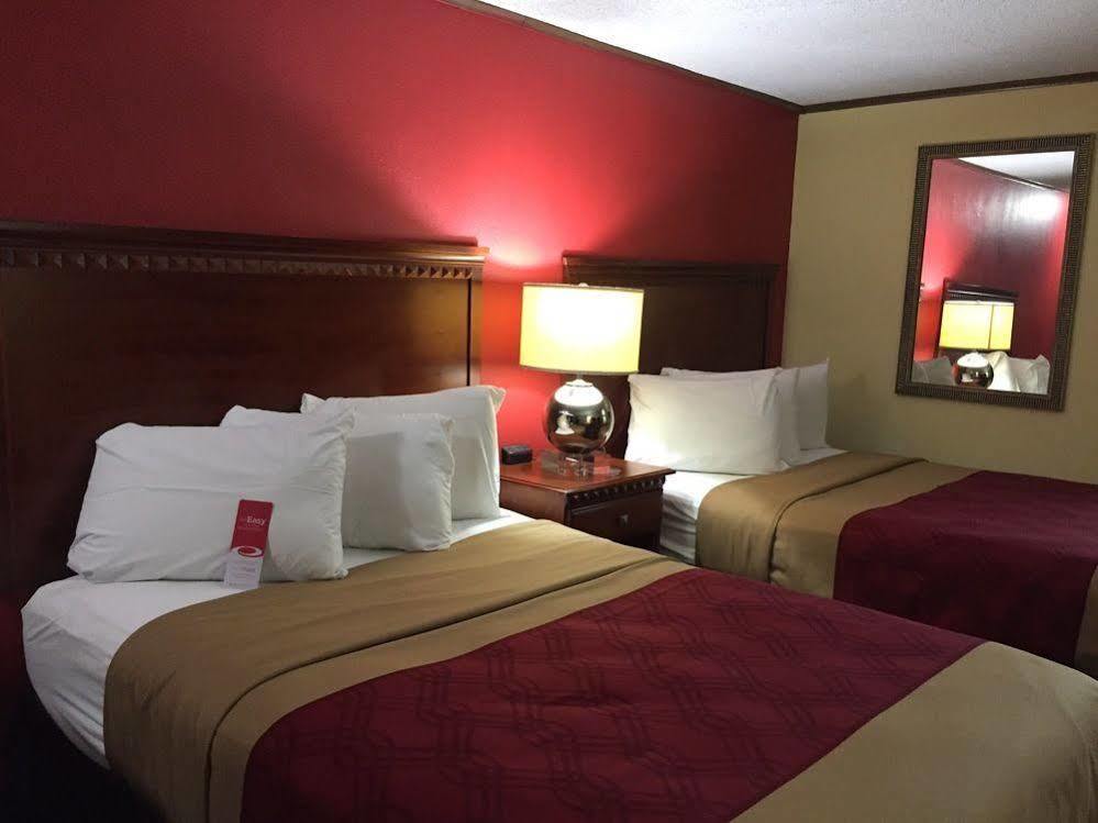 Econo Lodge Норуолк Экстерьер фото